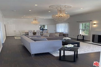 138 N Hamel Dr, Beverly Hills, CA 90211