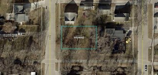 219 S 11th St, Adel, IA 50003