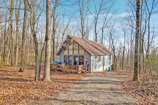 2866 Renegade Mountain Pkwy, Crab Orchard, TN 37723