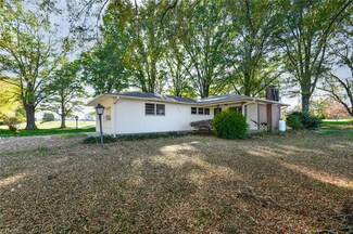 9310 County Line Rd, Kernersville, NC 27284