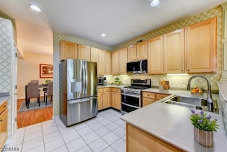4 Loft Dr Unit 4, Martinsville, NJ 08836