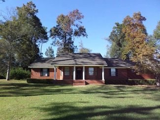 112 River Oaks Dr, Bainbridge, GA 39817