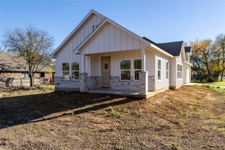 215 Noble Ave, Everman, TX 76140