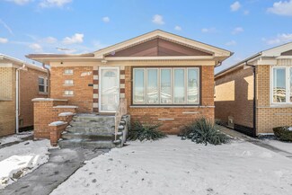 7125 W 64th St, Chicago, IL 60638
