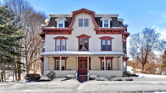 465 Chapel St, Lee, MA 01238