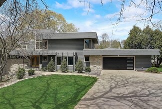7025 Lake Rd, de Forest, WI 53532