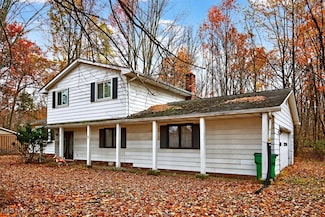 2875 Fowler Dr, Willoughby Hills, OH 44094