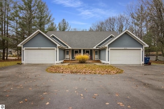 5279 Vinton Rd, Williamsburg, MI 49690