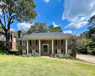 25 Crownpoint Rd, Little Rock, AR 72227