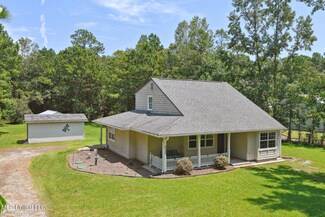 6056 Menge Ave, Pass Christian, MS 39571