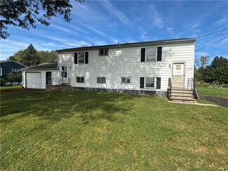 586 Chambers St, Spencerport, NY 14559