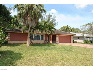 180 Pebble Beach Cir, Naples, FL 34113