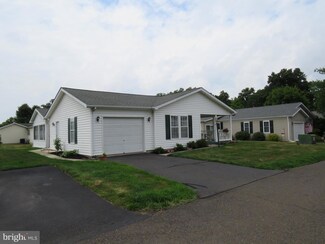195 Cardinal Ct S, New Hope, PA 18938