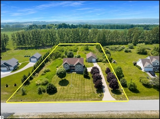 1474 Montmorency Ln, Suttons Bay, MI 49682