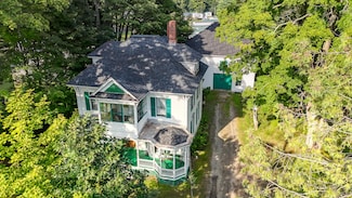 236 High St, Farmington, ME 04938