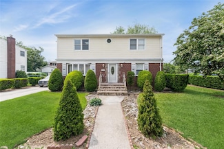 1377 D St, Elmont, NY 11003