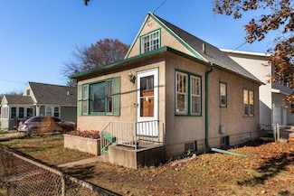 621 12th St SE, Rochester, MN 55904