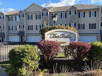 17 River Front Dr Unit 3, Manchester, NH 03102