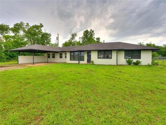 2122 W Harrison Ave, Guthrie, OK 73044