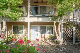 610 14th Ave Unit 3, Santa Cruz, CA 95062