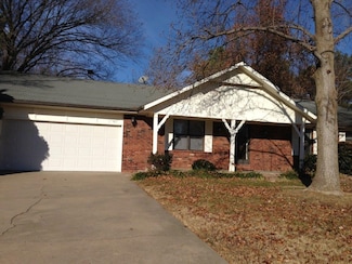 2705 W Dogwood St, Rogers, AR 72758