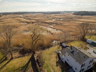 43 Mudnock Rd, Salisbury, MA 01952