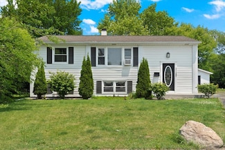 2116 Castle Ct, Waukegan, IL 60087