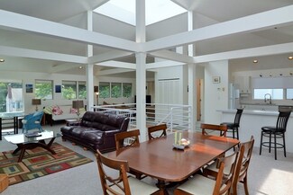 85 Dartmouth St, Lynn, MA 01904