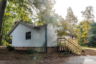 1210 29th Avenue Dr NE, Hickory, NC 28601