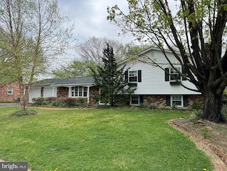 10837 Oak Valley Dr, Hagerstown, MD 21740