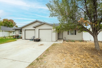 2454 SW Wickiup Ct, Redmond, OR 97756
