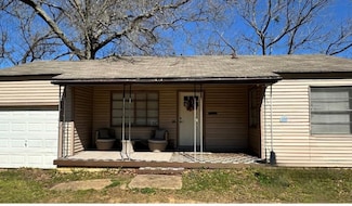 701 E Pinecrest Dr, Marshall, TX 75670