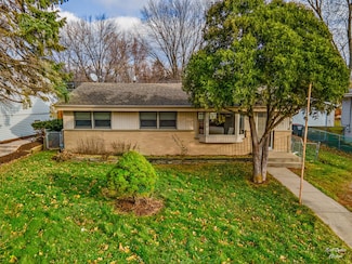 1414 Clayton Marsh Dr, Lake In the Hills, IL 60156