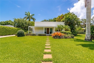 811 Royal Palm Place, Vero Beach, FL 32960