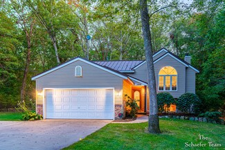 12896 Vergennes St SE, Lowell, MI 49331
