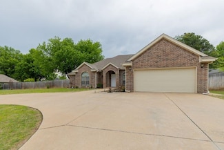 919 S Woodcrest Dr, Stillwater, OK 74074