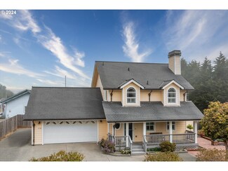1118 Easy St, Brookings, OR 97415