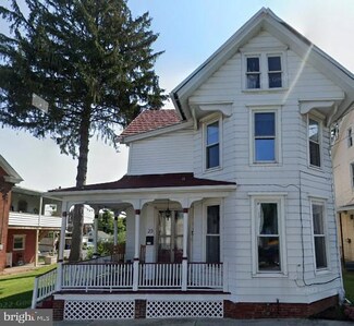 23 S Hanover St, Hummelstown, PA 17036