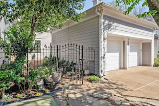 946 River Landing Dr, Memphis, TN 38103