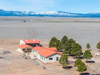 11 S Akin Farm Rd, Estancia, NM 87016