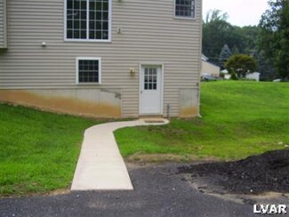 161 W Moorestown Rd, Wind Gap, PA 18091