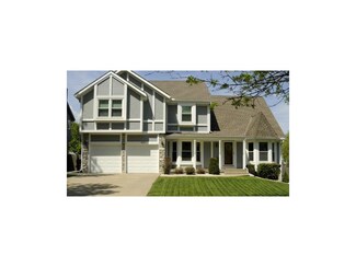 8006 Lakeview Ave, Lenexa, KS 66219
