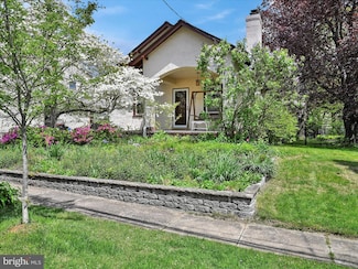 1421 Kingsley Rd, Havertown, PA 19083