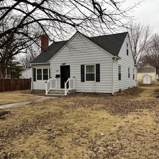 203 E 1st St, Morris, MN 56267