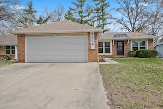 2178 Pheasant Run Dr, Maryland Heights, MO 63043