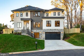7718 Falstaff Ct, McLean, VA 22102