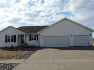 109 Donna Dr, Fruitland, IA 52749