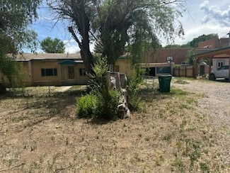 503 Dolan St, Taos, NM 87571