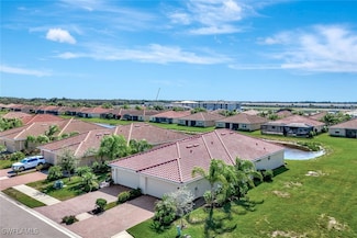 2074 Tamarron Ln, Naples, FL 34120