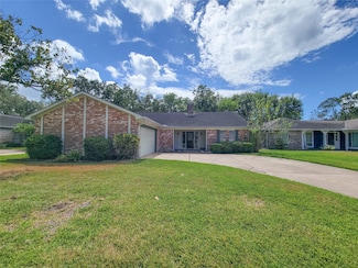 13823 Piping Rock Ln, Houston, TX 77077